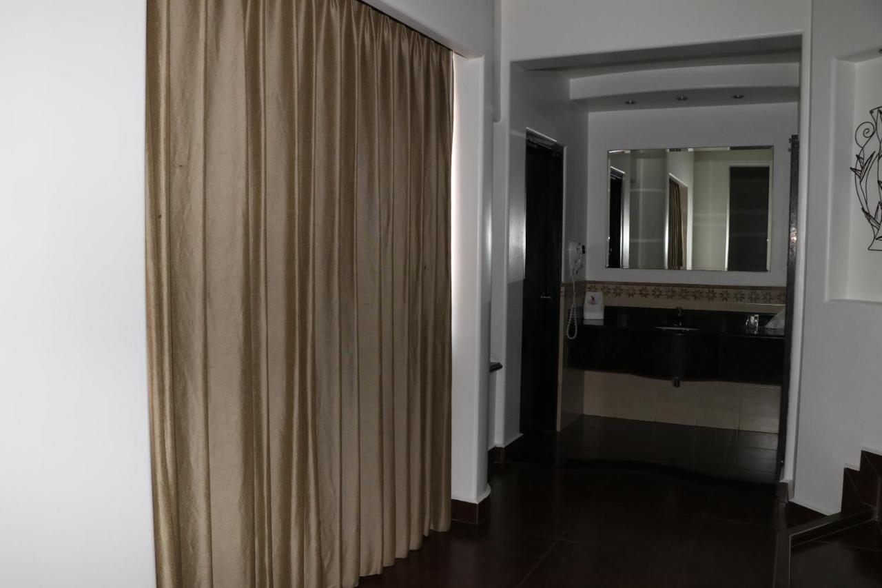 Motel Marina Marbella 提华纳 外观 照片
